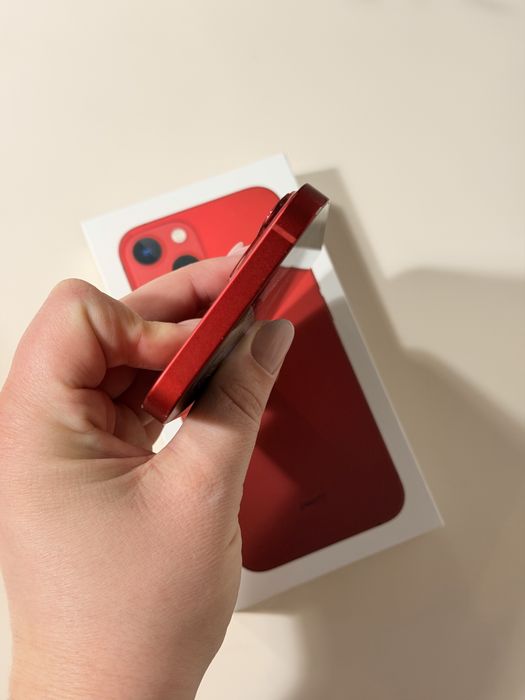 iPhone 13 red 256гб