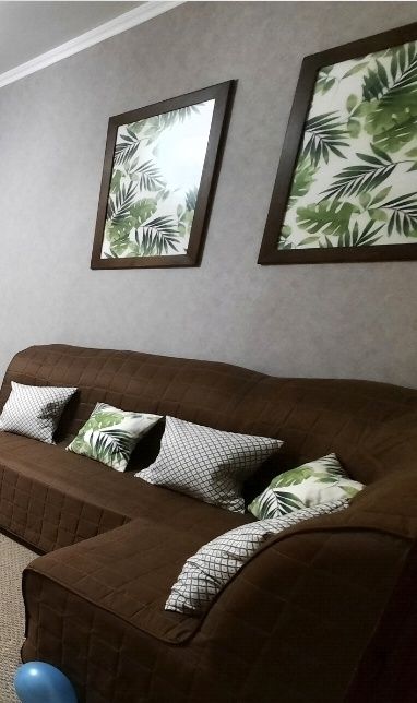 Картина в деревяній рамці