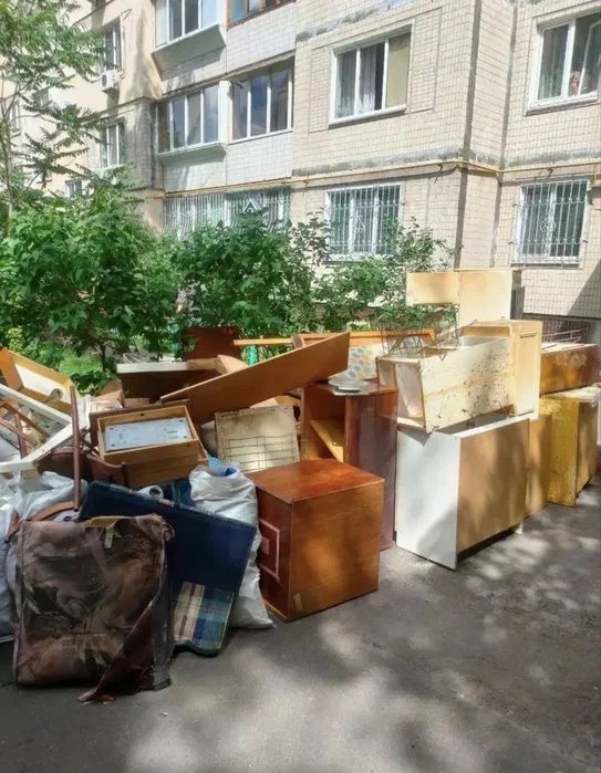 Вивіз сміття у Вінниці є вантажники вивезення старих меблів вивоз мусора в мешках