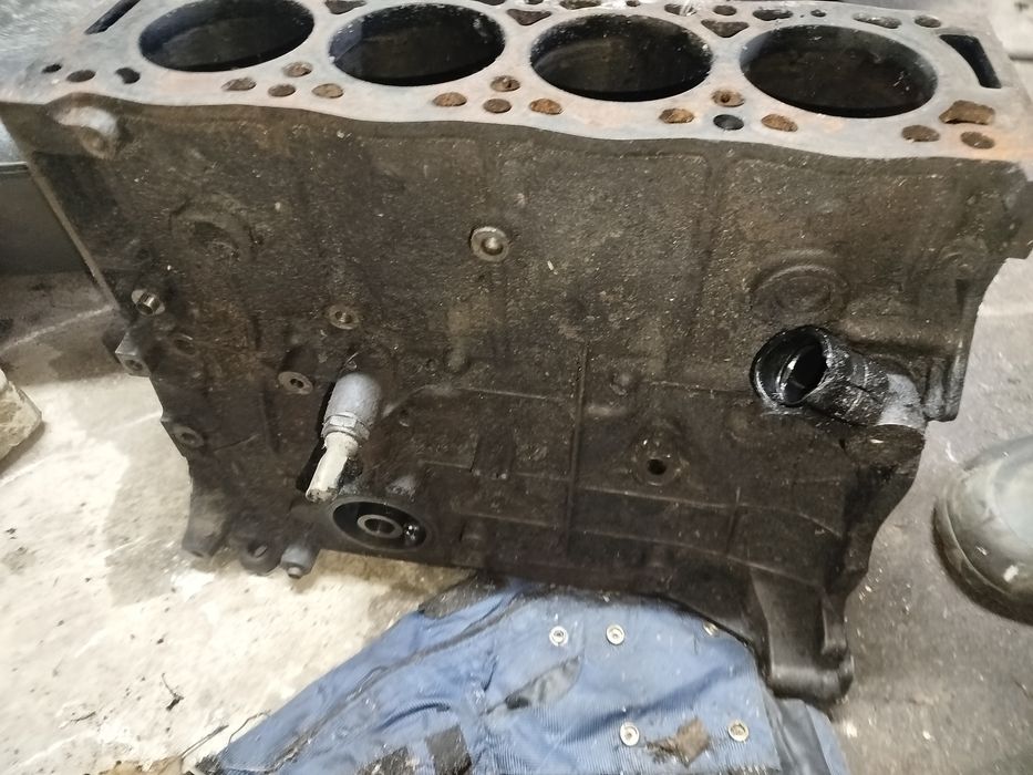 Блок двигуна citroën berlingo 1.9 дв8