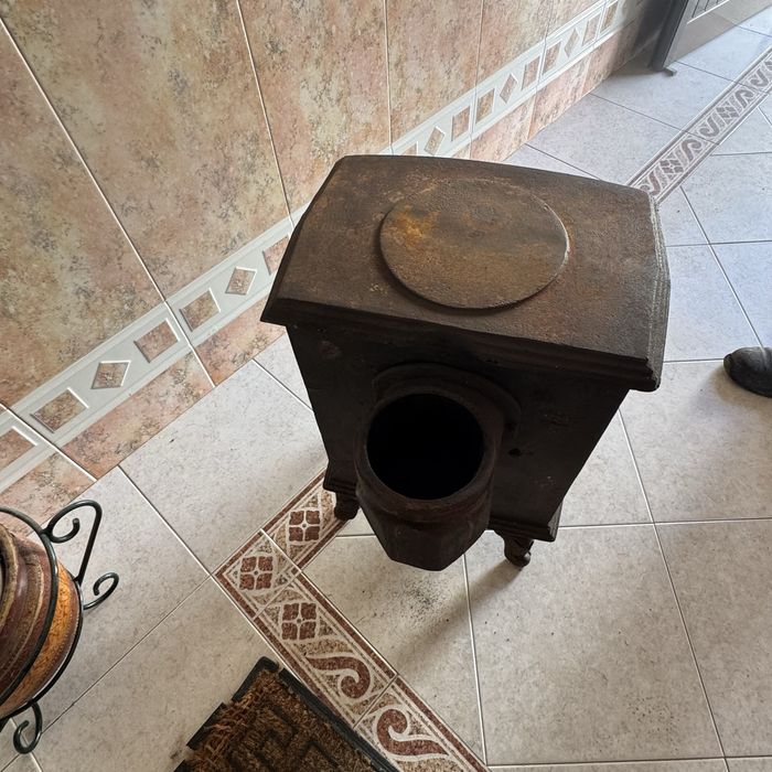 Vendo salamandra antiga a lenha