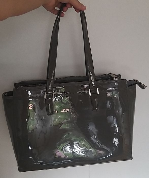 Torebka lakierowana Reserved