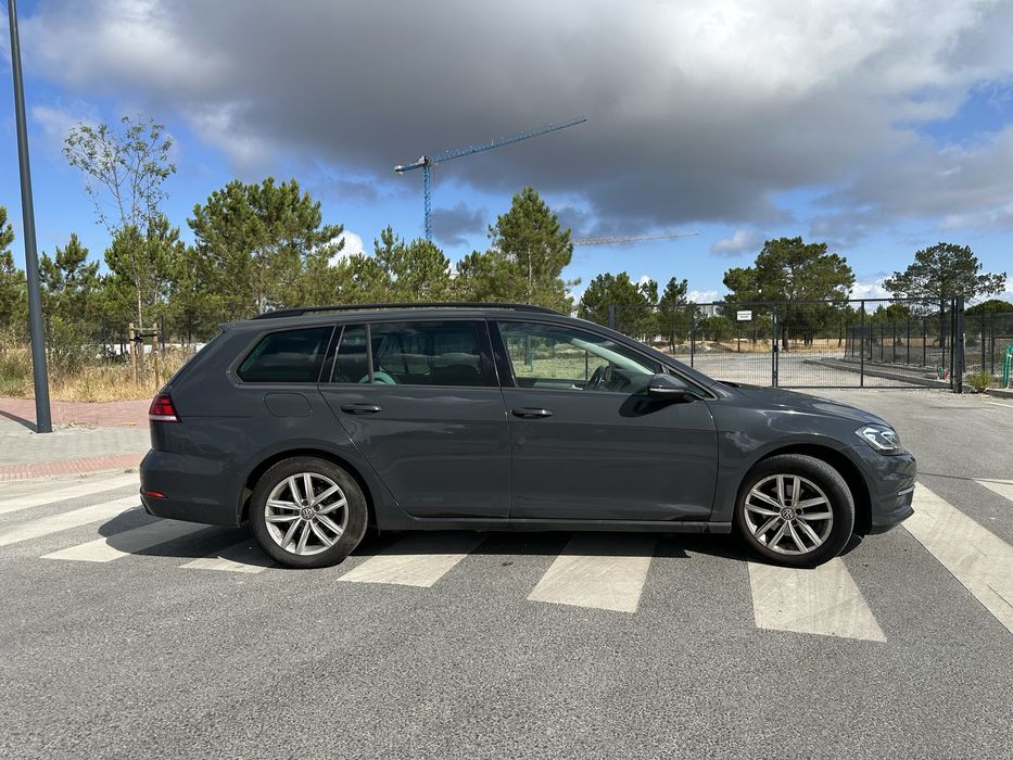 VW Golf Variant 1.0 TSI DSG 115cv | ACC | Câmara | Full LED | CarPlay