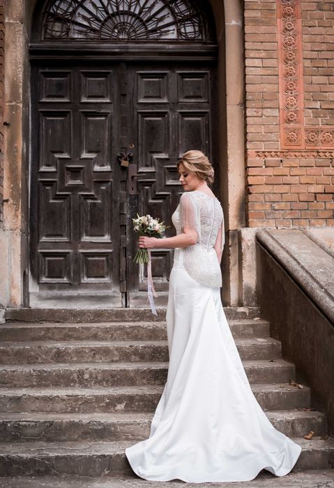 продається весільне, вечірнє вживане плаття зі шлейфом