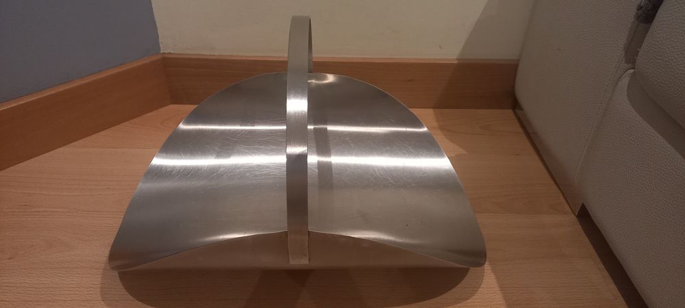 Cesto em inox para lenha