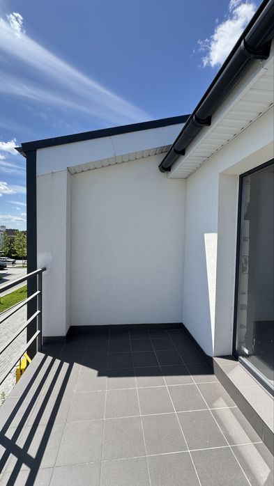 Забудовник КМ White-Blackie Duplex | Продаж дуплексів Київ