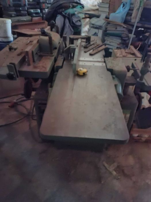 Máquina universal Pinheiro com mesa de 350mm