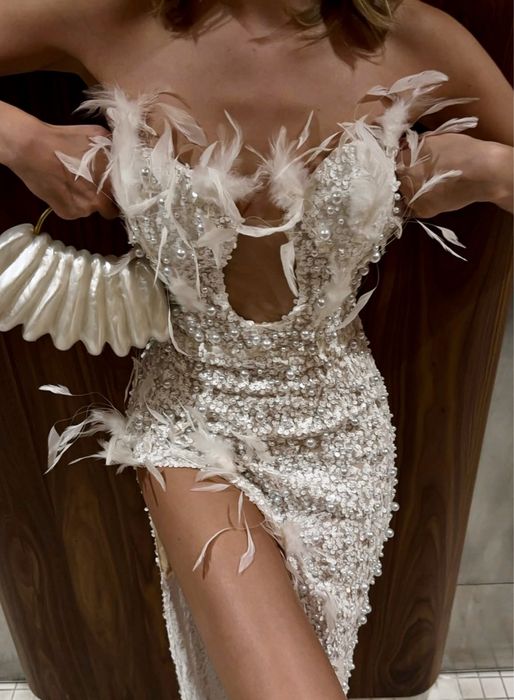 Сукня біла максі вечірня з розрізом