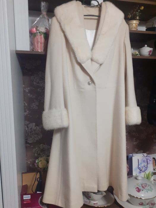 Пальто натуральна  біла норка 52 норкова