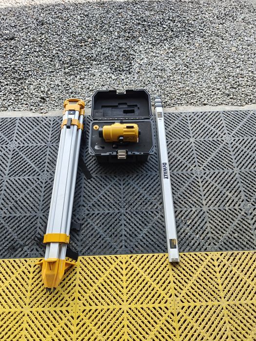 Niwelator optyczne DeWalt DW096