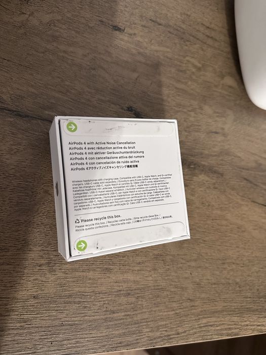 Słuchawki bezprzewodowe Apple Airpods 4 ANC zaplombowane NOWE