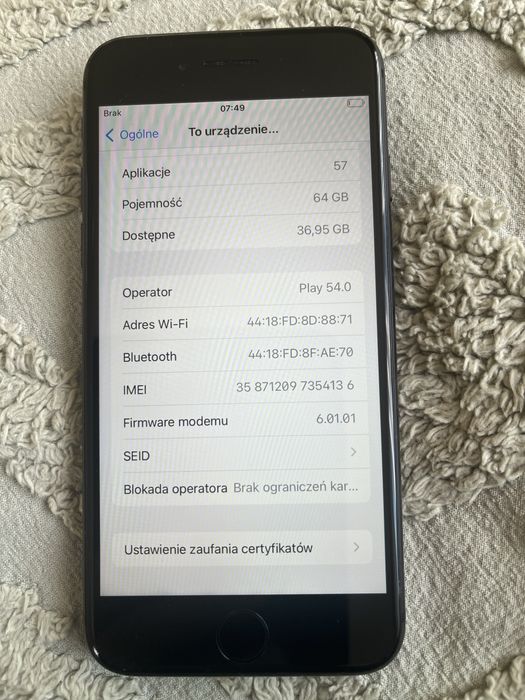 Sprzedam w bardzo dobrym stanie Iphone 8 64 GB