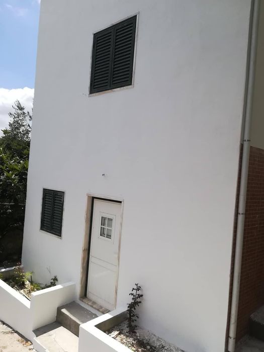 Moradia T2 para Alugar – Barbas (Merceana, Alenquer)