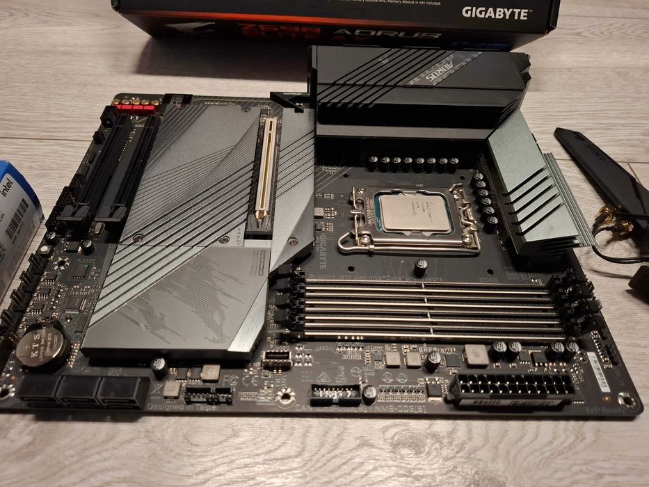 Aorus Z690 Elite AX, i7-12700K, Zasilacz 850W, Obudowa - gratis