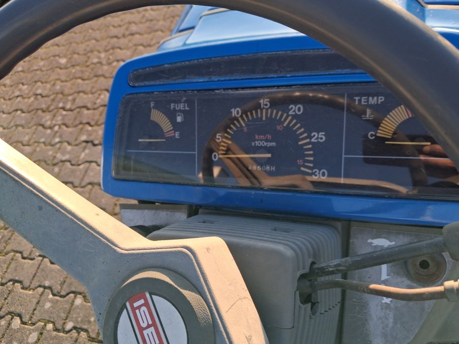 Trator Iseki Sial 243 com direcção assistida