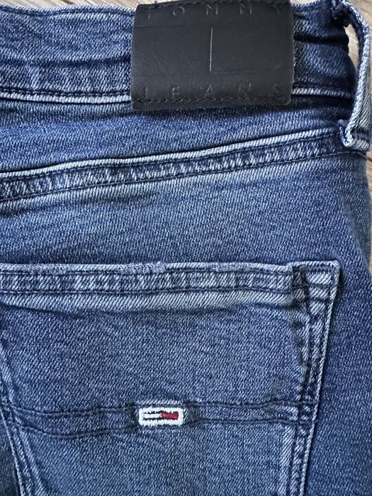 Jeansy rurki Nora Mid Skinny Tommy Jeans 26/30 xs/s