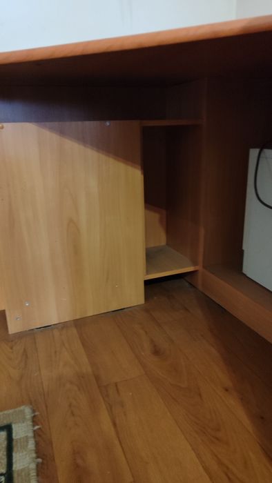 Стол угловой с ящиками