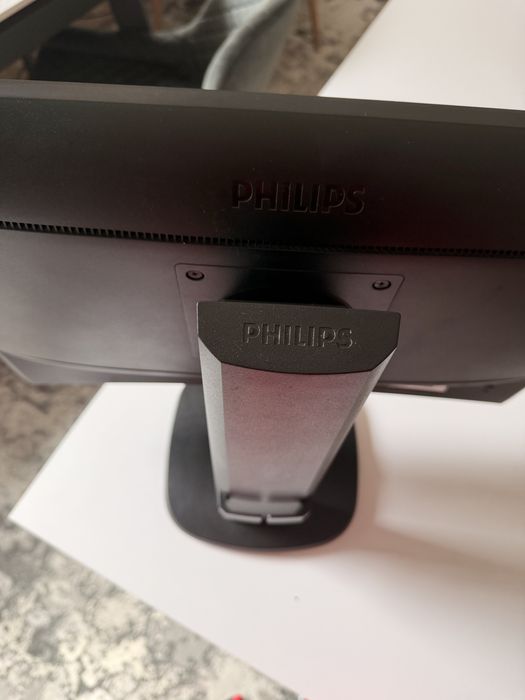 Монитор Philips 223S7E компьютер