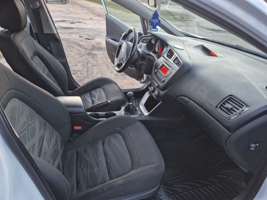 Kia Ceed Sprowadzony ! Zarejestrowany ! 5 Drwi ! Benzyna ! Hak ! 2013r