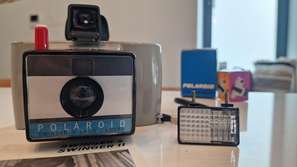 Camara Polaroid Swinger II com extras