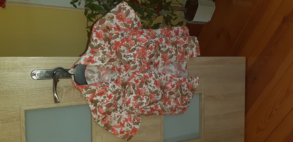 Bluzka damska krótki rękaw w kwiaty Mion Rozm. 38