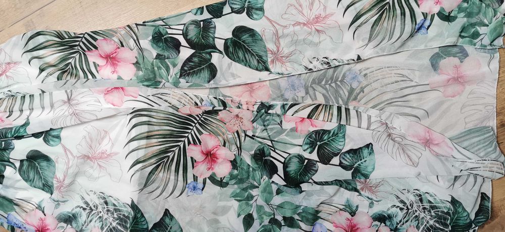 Sukienka maxi kwiaty /liście r. S Szafa Marzeń