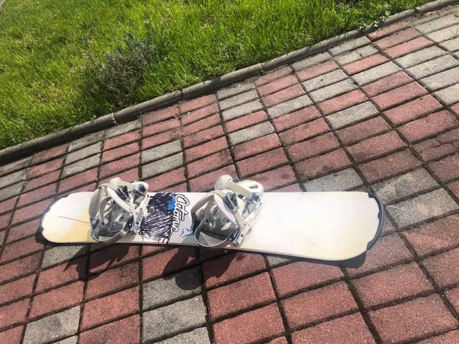 deska snowboardu