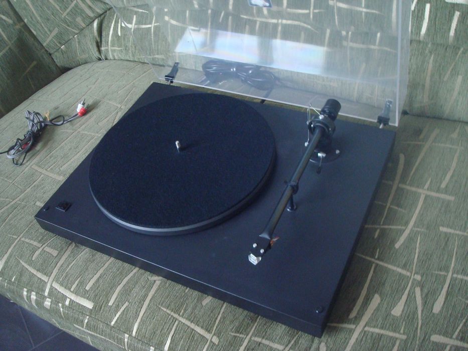 Продам проигрыватель пластинок Project