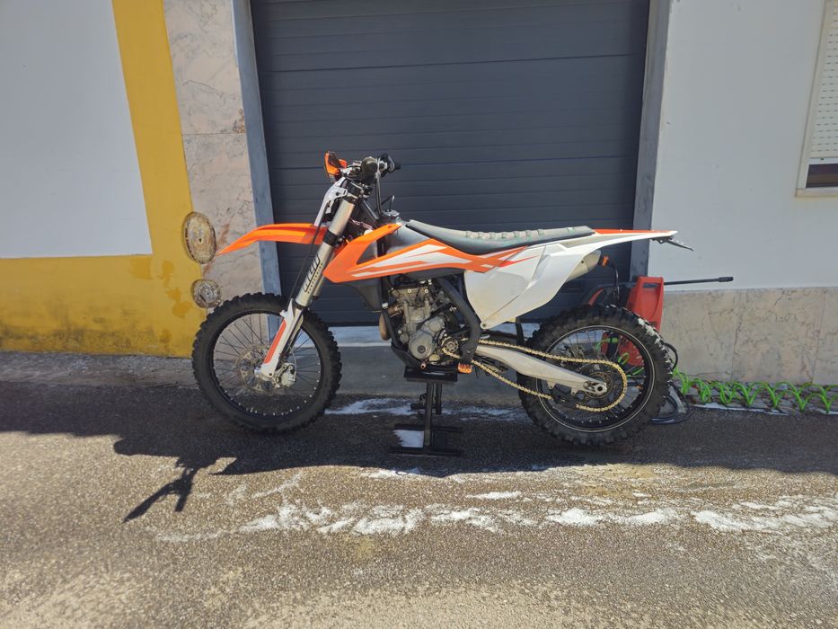 KTM 250 matriculada
