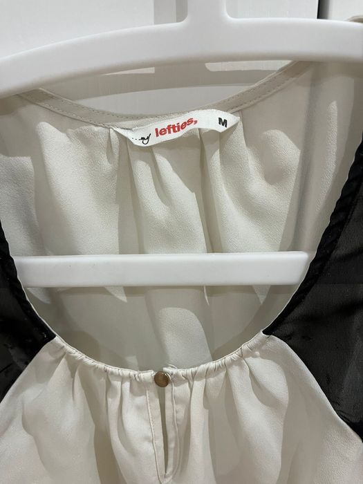 Top curto branco com preto nos ombros Lefties tamanho M