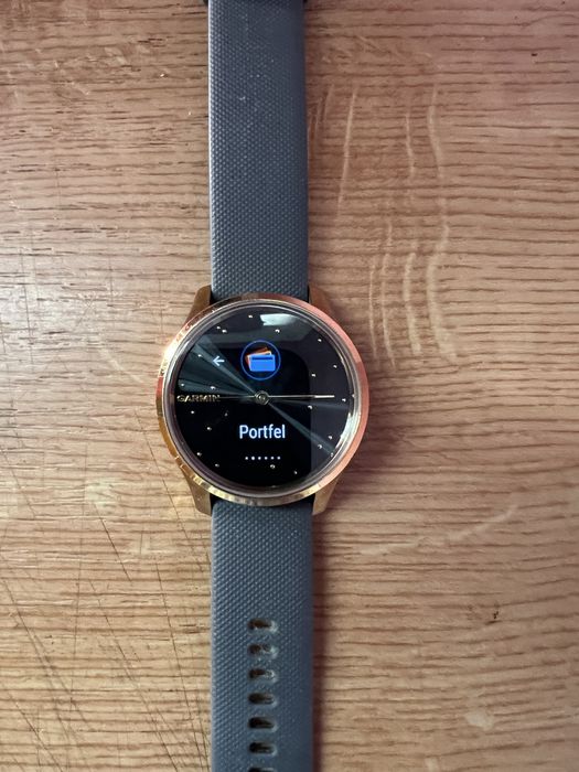 Garmin vivomove luxe
