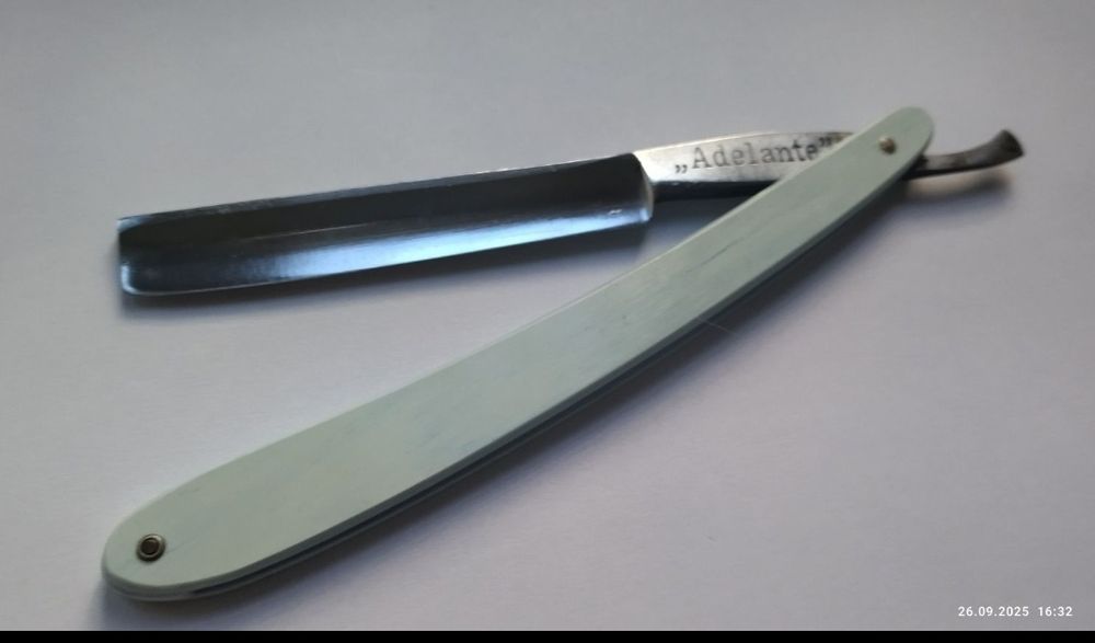 Заточена Solingen  ,,Adelante" бритва опасна