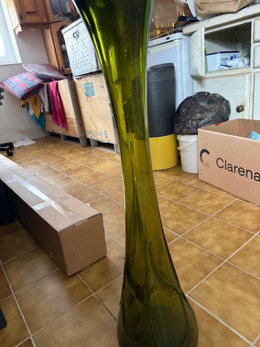 Wysoki wazon zielony