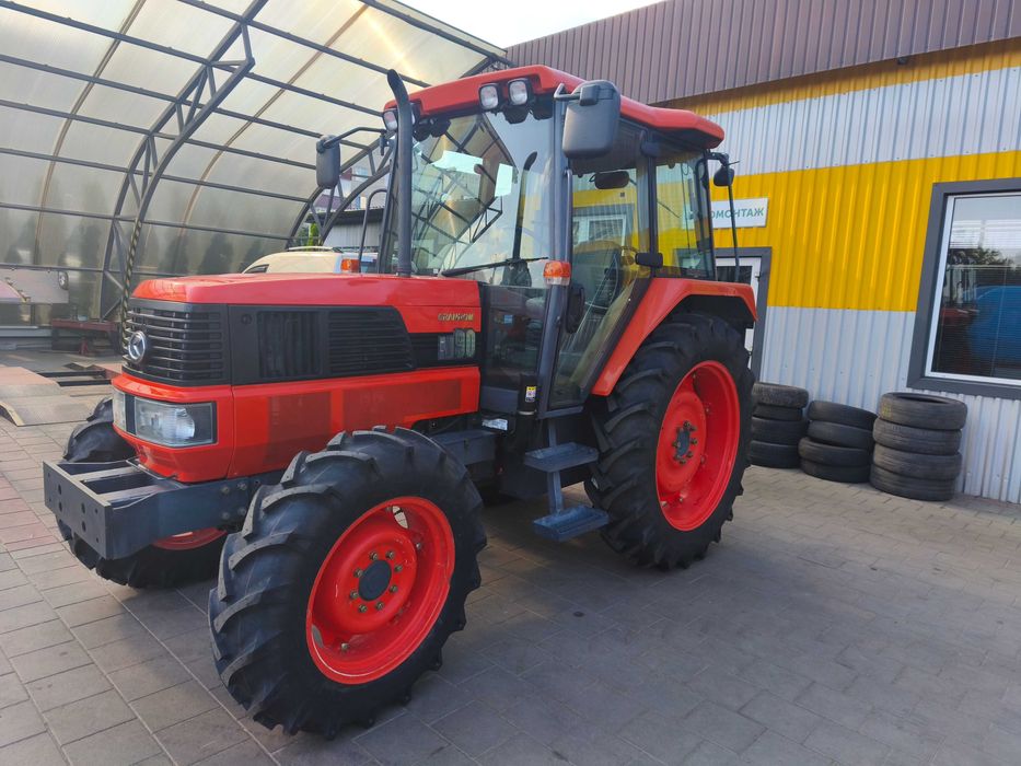 Японський трактор Кубота Kubota M-90