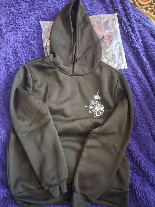 Чоловіче чорне худі