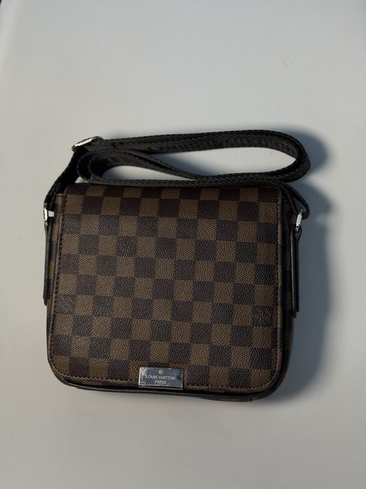 Шкіряна сумка  louis vuitton на магнітах