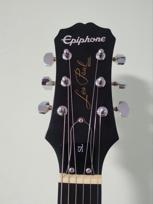 Электрогитара Epiphone Les Paul