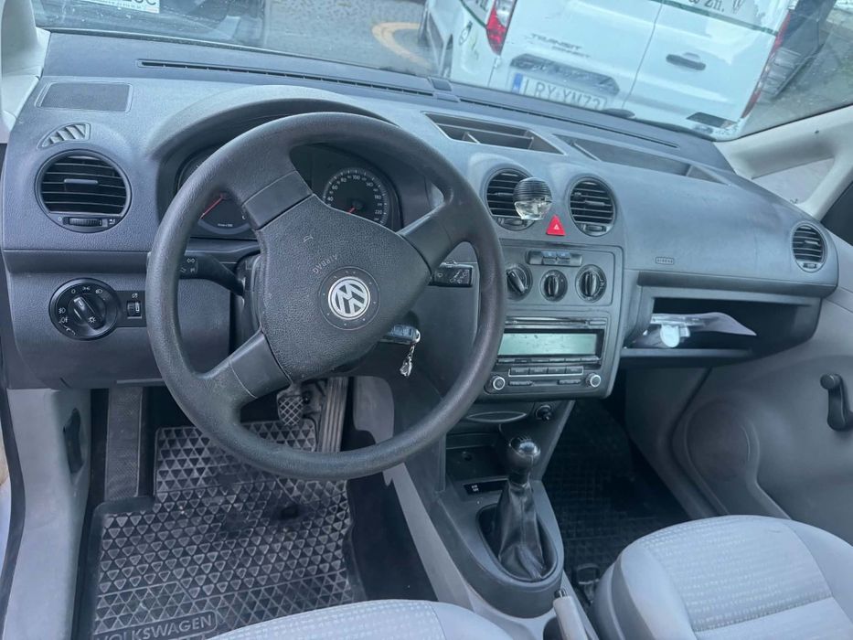 Samochód osobowy vw caddy