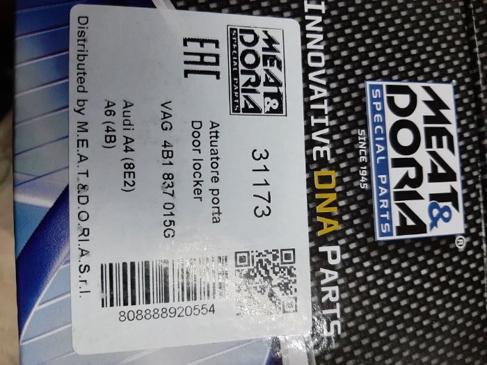 Fecheira Audi A4 Frente Esquerda