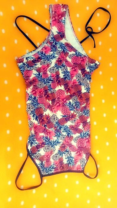 Сплошной купальник новый