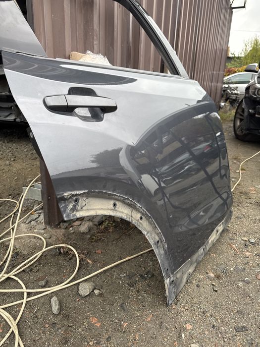 Двері Субару форестер SK