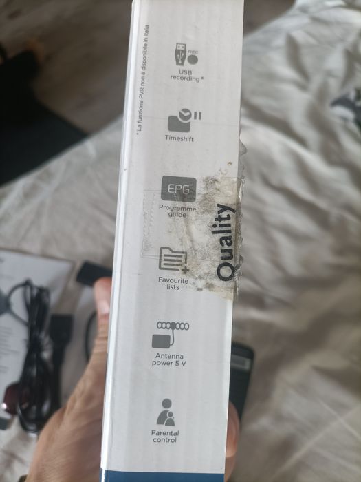 Niewielki Dekoder odbiornik telewizji naziemnej TV DVB-T2 Strong HDMI
