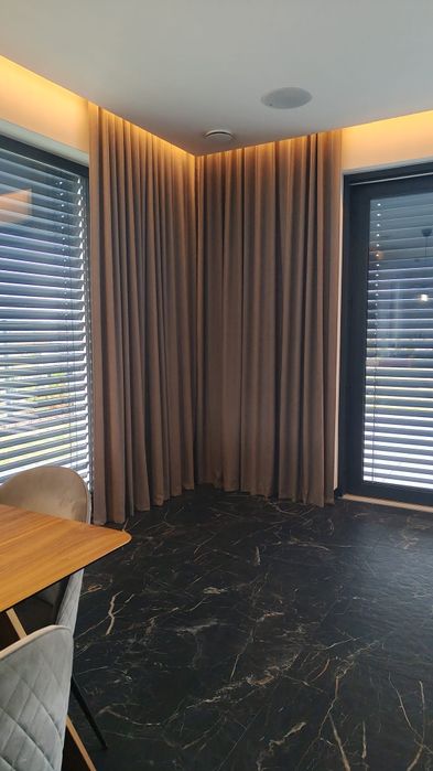 Szycie zasłon, firan, rolety rzymskie