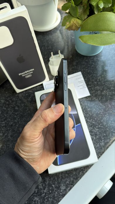 Vendo iPhone 16 Pro Max 256GB [NOVO C/GARANTIA]