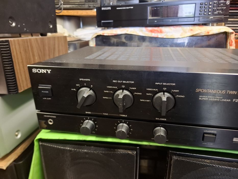 Wzmacniacz Sony TA-F220
