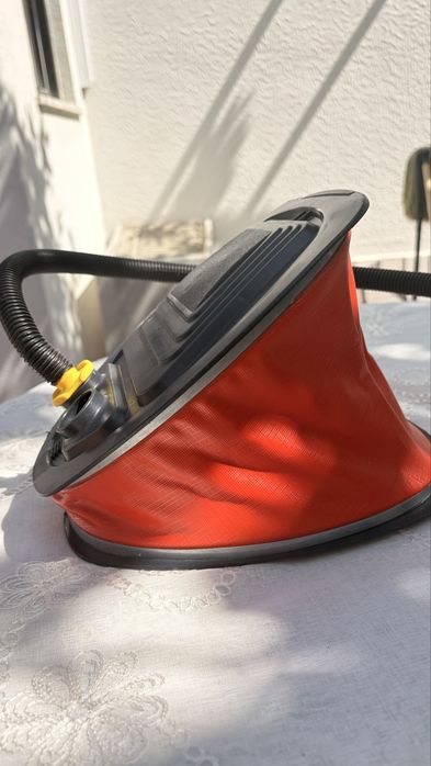 Bomba de pé para insufláveis