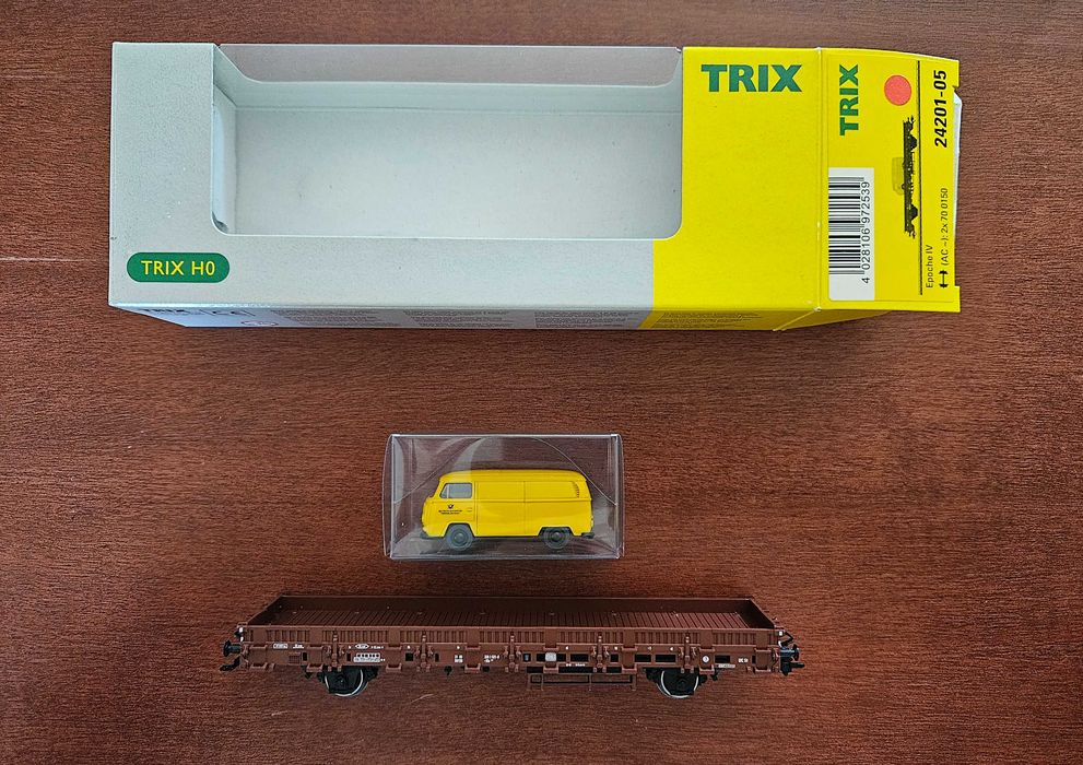 Modelismo comboios colecção - TRIX 24201 H0 - Vagão + veículo (2 sets)