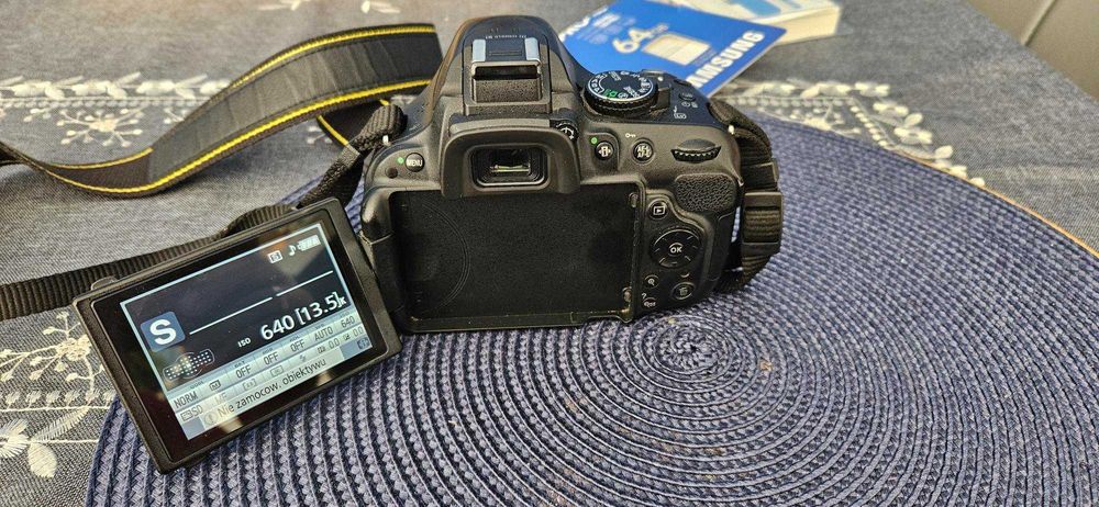 Nikon D5200 + 2 obiektywy + 2 torby + akcesoria