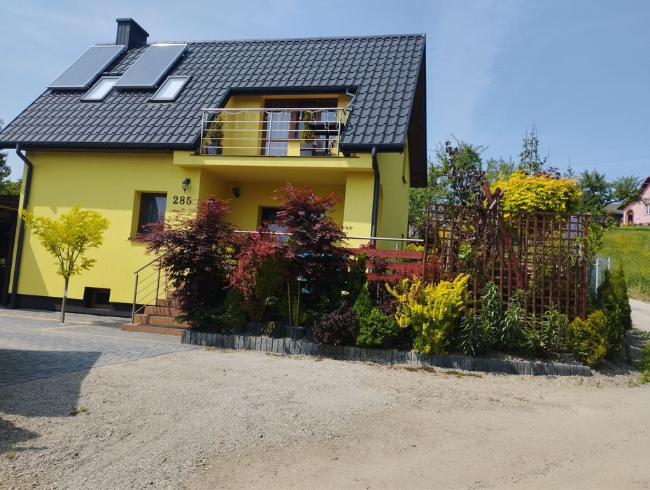 Dom na sprzedaż 100m, dwa garaże,ogrodzony