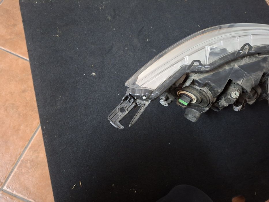 Lampa przód lewa Nissan Qashqai
